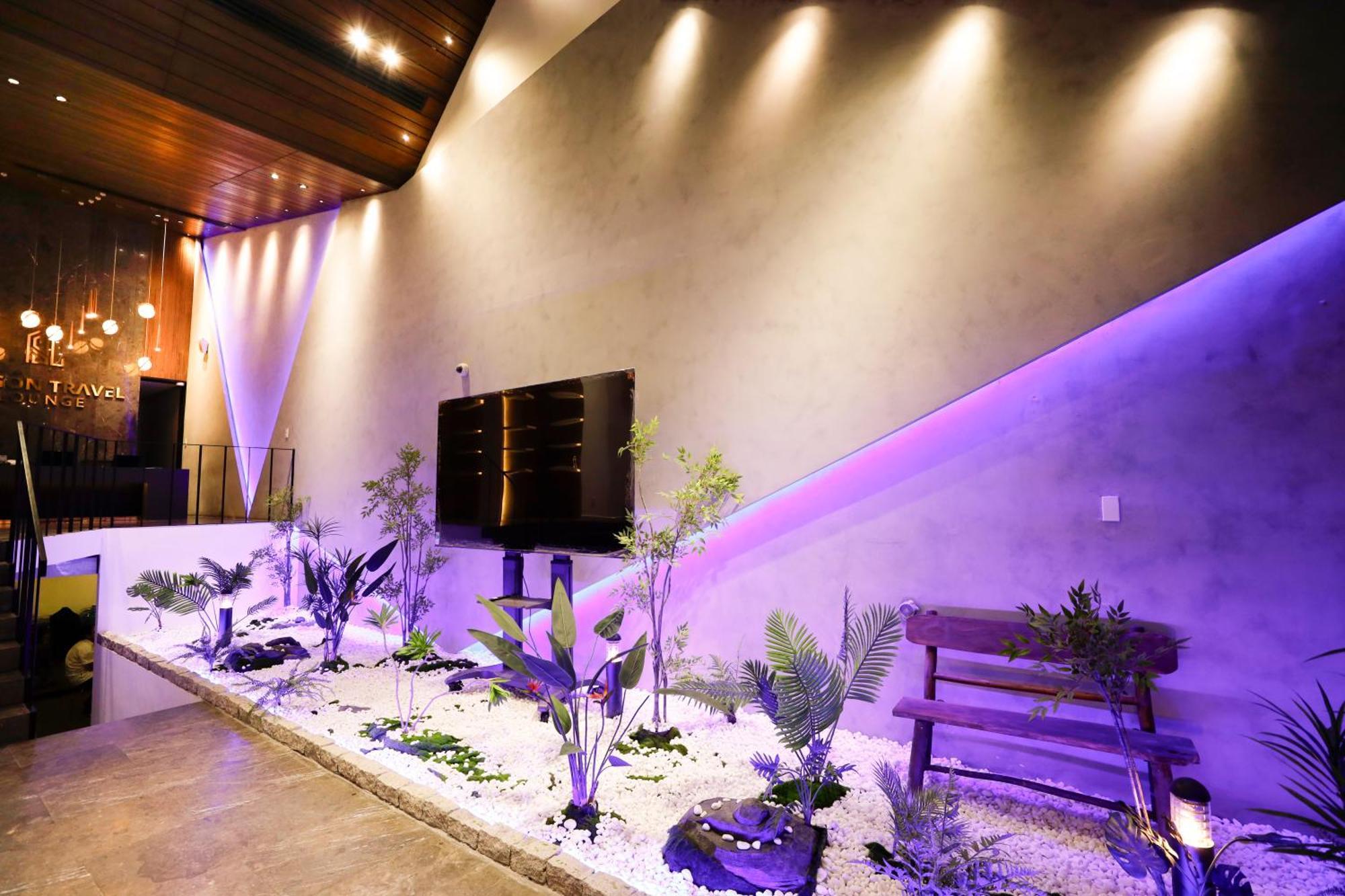 Hotel Saigon Travel Lounge *